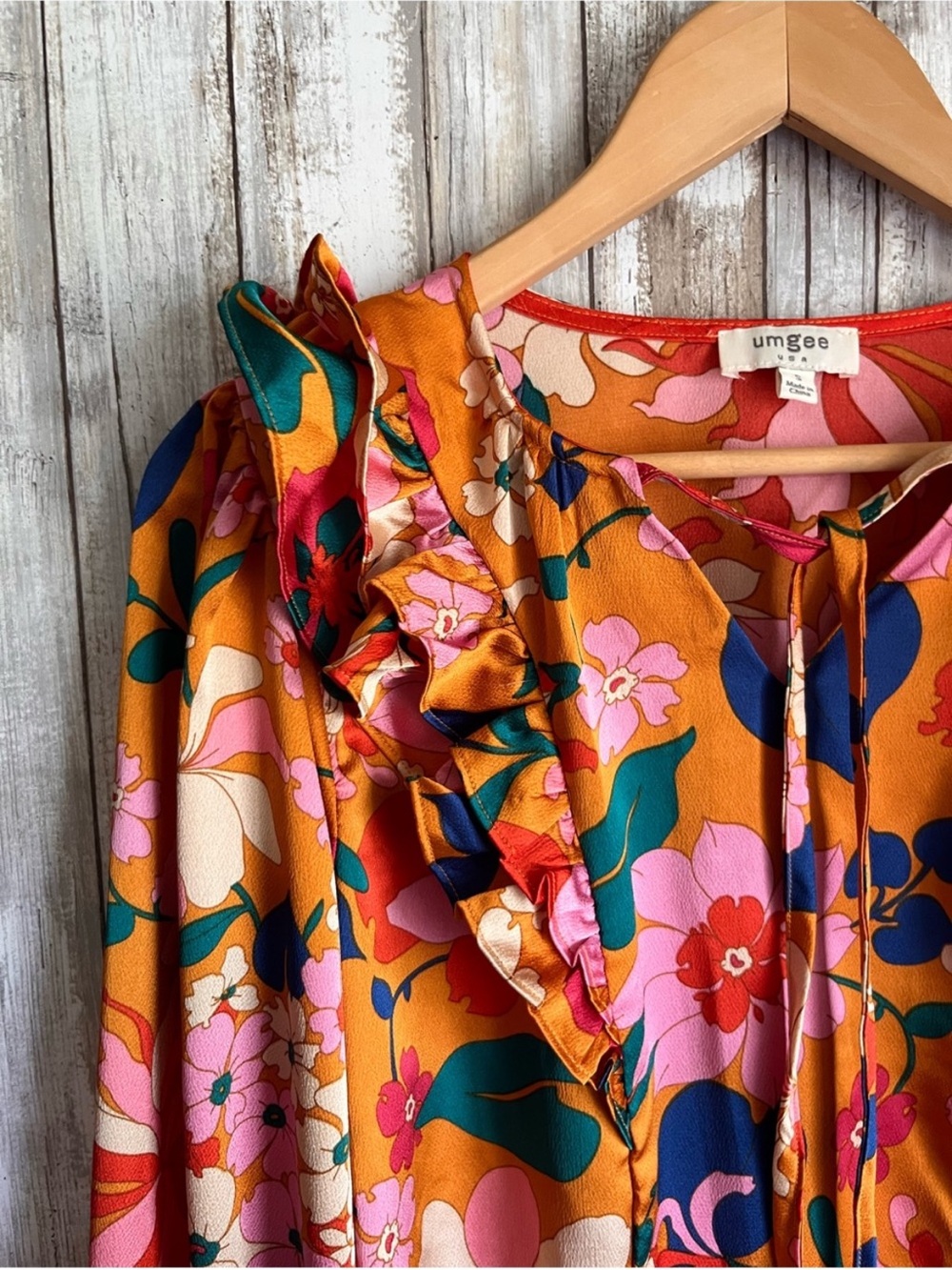 Umgee Floral Ruffle Tie Neck Blouse Smocked Cuff Boho Top Small Boutique - Picture 3 of 5